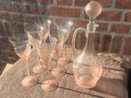 Kristal roze karaf met wijnglazen vintage, Antiek en Kunst, Antiek | Glas en Kristal, Ophalen