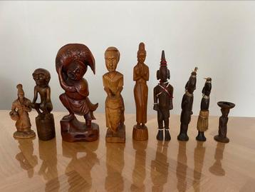 8 diverse houten beeldjes te koop, houtsnijwerk