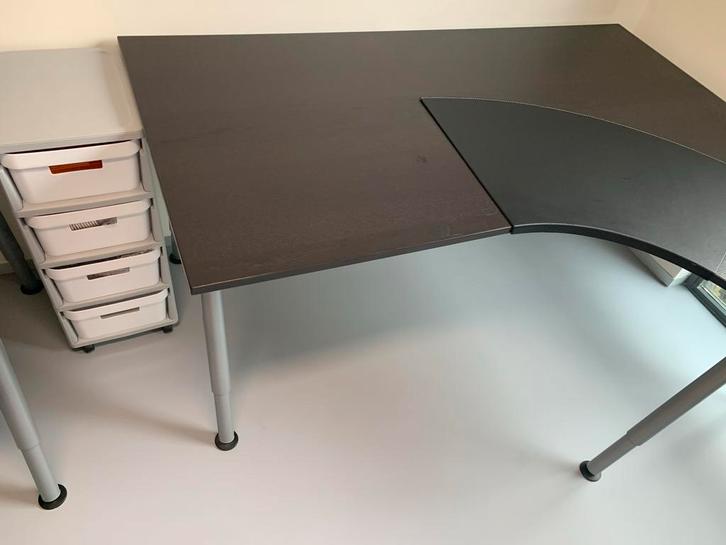 2 maal IKEA Galant bureau – zwart/bruin – goede staat, Huis en Inrichting, Bureaus, Gebruikt, Ophalen