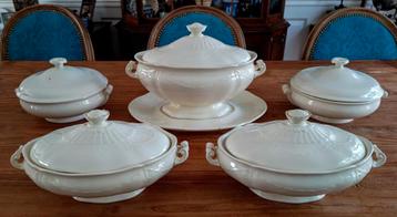 Wedgwood creamware terrines  beschikbaar voor biedingen