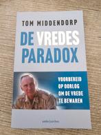 De Vredesparadox - Tom Middendorp, Ophalen of Verzenden, Gelezen, Tom Middendorp