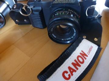 Canon T 50 met flitser en extra lens