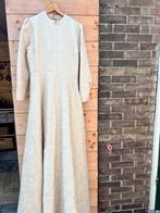 Mooie A lijn jurk, Ophalen of Verzenden, Zo goed als nieuw, Beige, Onder de knie