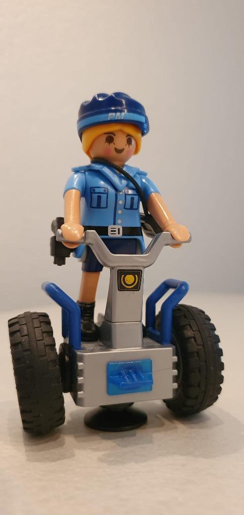 Playmobil set 6877 - politieagente met blansracer, Kinderen en Baby's, Speelgoed | Playmobil, Zo goed als nieuw, Complete set