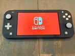 Nintendo Switch Lite + Oplader Kleur: Grijs, Ophalen of Verzenden, Zo goed als nieuw