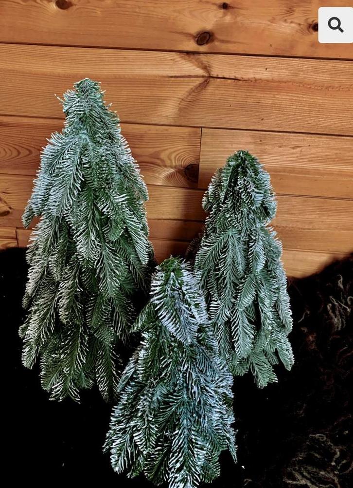 Nieuw nobilis boompje 30 cm, Diversen, Kerst, Nieuw, Ophalen of Verzenden