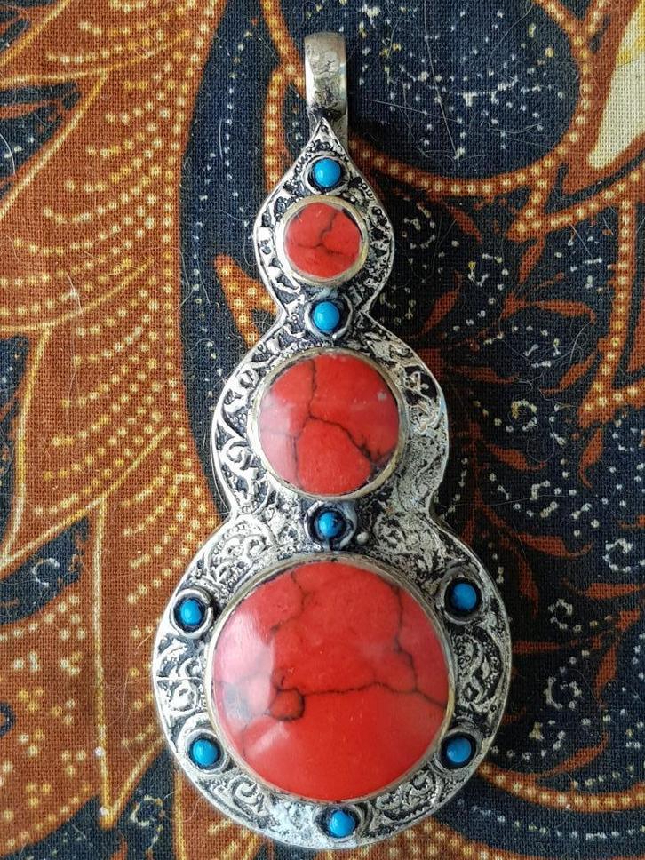 Antieke hanger uit Afghanistan van zilverbrons en stenen., Antiek en Kunst, Kunst | Niet-Westerse kunst, Ophalen of Verzenden