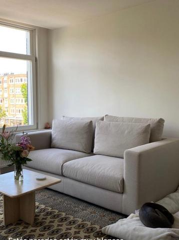2-Seater Sofa - Professionally Cleaned - Lift in Building beschikbaar voor biedingen