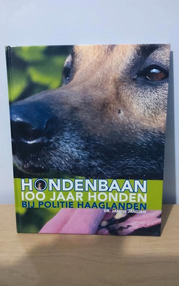 Hondenbaan: 100 Jaar Honden bij Politie Haaglanden beschikbaar voor biedingen