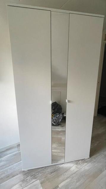 Zeer nette  Ikea kledingkast VIHALS