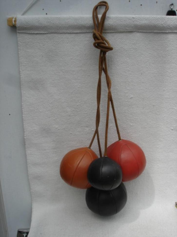 DESIGN KAPSTOK Donata Paruccini voor Eno studio, Huis en Inrichting, Woonaccessoires | Kapstokken, Zo goed als nieuw, Wandkapstok