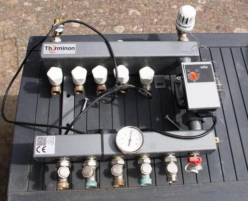 Therminon vloerverwarmingsunit 5-groeps A-label pomp, Doe-het-zelf en Verbouw, Verwarming en Radiatoren, Gebruikt, Overige typen