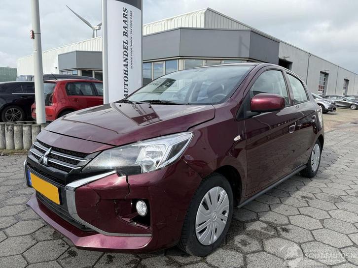 Mitsubishi Space Star 1.2 (bj 2021), Auto diversen, Schadeauto's, Mitsubishi, Handgeschakeld, Benzine, Hatchback, Rood