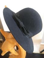 HOED' DAMES,, ,,,,Britse mooie zwarte ,,,made in London, Kleding | Dames, Hoeden en Petten, Ophalen of Verzenden, Zo goed als nieuw