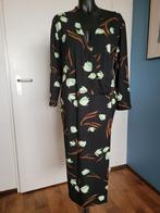 Leuke tricot/stretch jurk in bloemprint "Yest" mt44, Zwart, Maat 42/44 (L), Ophalen of Verzenden, Zo goed als nieuw