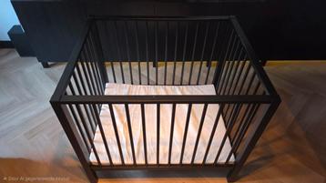 Europe Baby Box Robin II + Boxmatras Puck beschikbaar voor biedingen