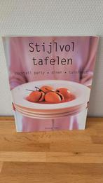 Donna Hay - STIJLVOL TAFELEN, Ophalen of Verzenden, Gelezen, D. Hay