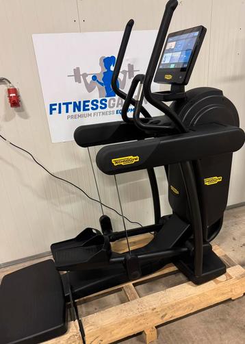 Technogym Excite Live Vario 5000 Crosstrainer Stepper Black beschikbaar voor biedingen
