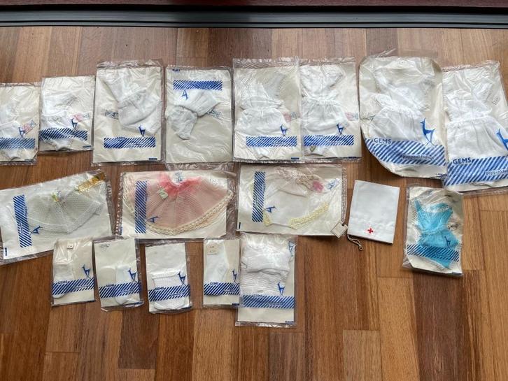 Nieuwe oude kleertjes van het merk Gems 6, sokken, ondergoed, Verzamelen, Poppen, Nieuw, Kleertjes, Ophalen