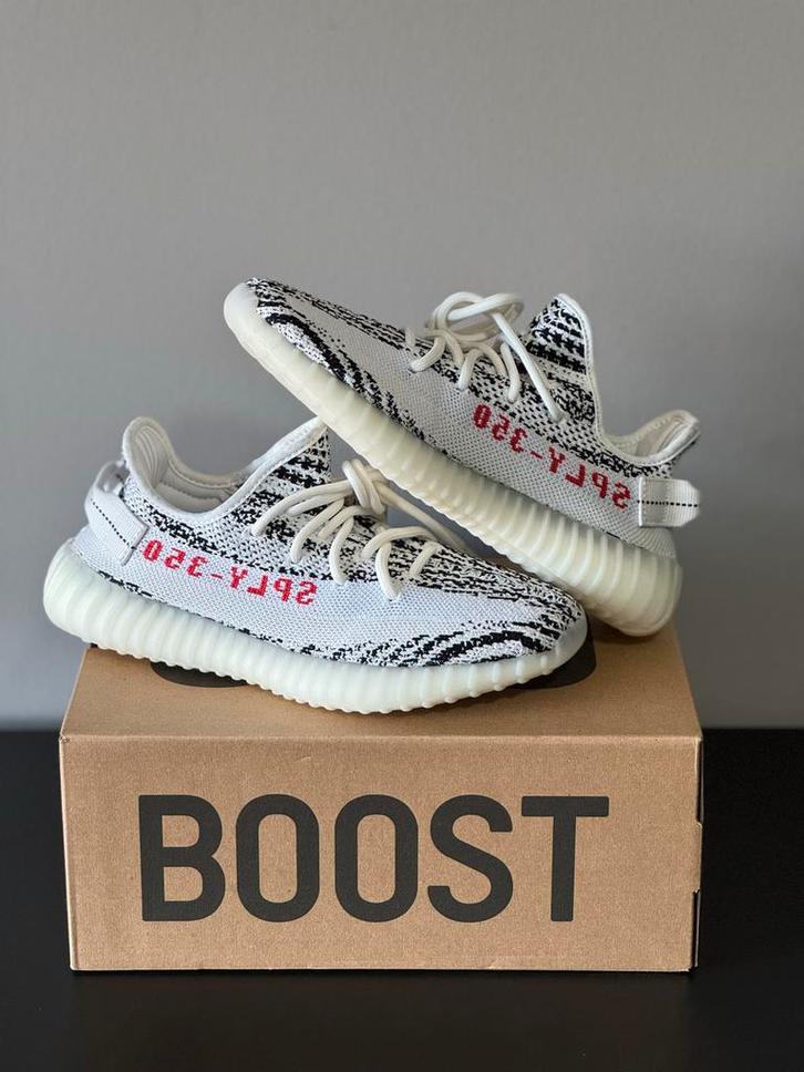 Adidas Yeezy Boost 350 V2 Zebra - Maat 38 2/3, Kleding | Dames, Schoenen, Nieuw, Sneakers of Gympen, Wit, Ophalen of Verzenden