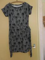 Nieuwe dames jurk. Maat S, Kleding | Dames, Jurken, Nieuw, Ophalen of Verzenden, Maat 36 (S), Boven de knie