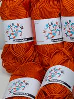 10 Bollen Harlekin Glanskatoen Steenrood/Oranje, Ophalen of Verzenden, Nieuw, Breien of Haken, Wol of Garen