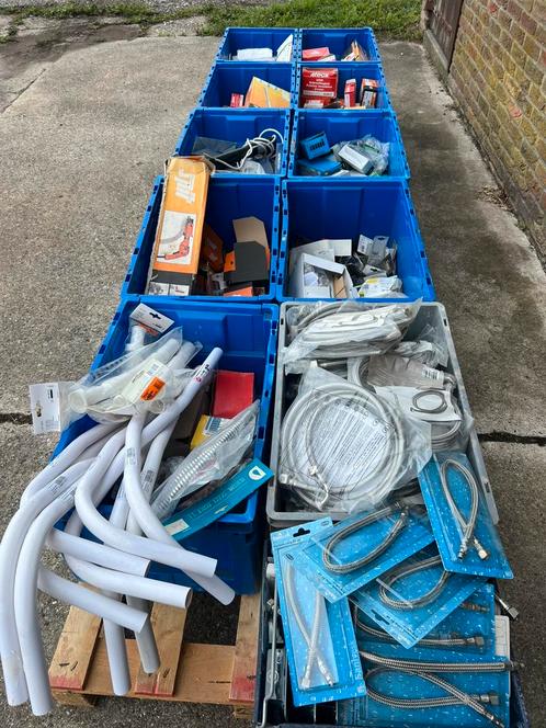 Partij sanitair, elekra, hang & sluitwerk, pluggen schroeven, Audio, Tv en Foto, Accu's en Batterijen, Nieuw, Ophalen