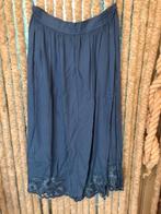 V) H151 miss via blauwe rok met geborduurd kant maat 40, Maat 38/40 (M), Zo goed als nieuw, Miss Via, Onder de knie
