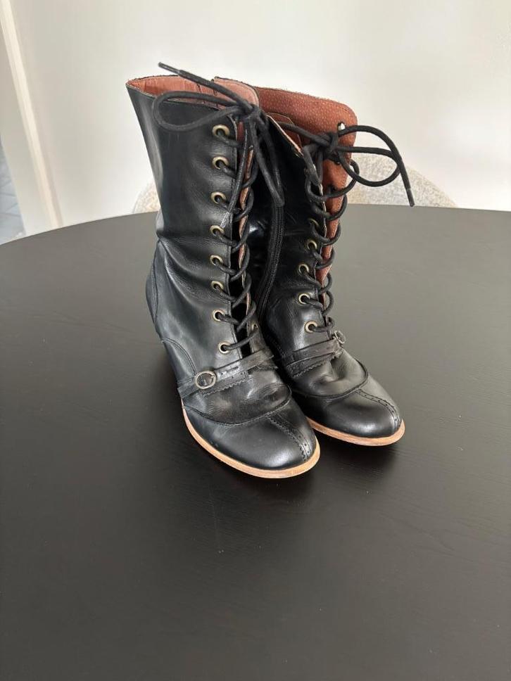 Prachtige laarsjes vintage-look maat 40, Kleding | Dames, Schoenen, Zo goed als nieuw, Lage of Enkellaarzen, Zwart, Ophalen of Verzenden