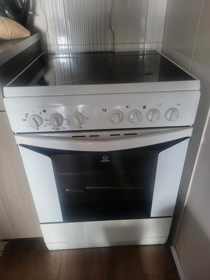 Elektrische Oven - Indesit, Witgoed en Apparatuur, Ovens, Gebruikt, Vrijstaand, Oven, 45 tot 60 cm, 45 tot 60 cm, Ophalen of Verzenden