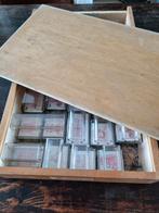 2x Schoolstempels in houten kist Vaderlandse Geschiedenis, Antiek en Kunst, Ophalen of Verzenden