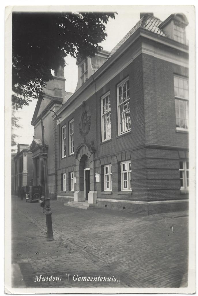 Muiden, Gemeentehuis. Militair Verzonden, Verzamelen, Ansichtkaarten | Nederland, Gelopen, Noord-Holland, 1920 tot 1940, Verzenden