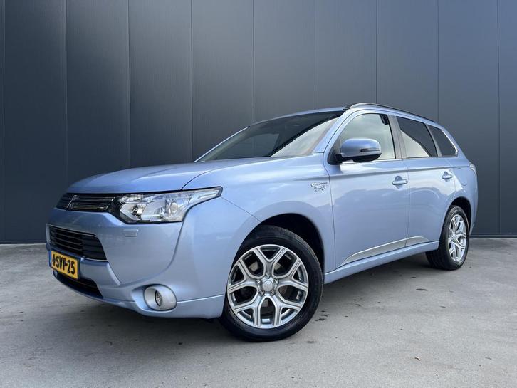 Mitsubishi Outlander 2.0 PHEV Instyle+ OPEN DAK ADAPT CRUISE, Auto's, Mitsubishi, Te koop, Outlander, 4x4, ABS, Achteruitrijcamera