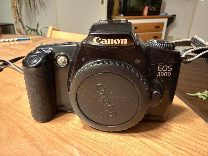 Canon EOS 3000 Spiegelreflexcamera body, Audio, Tv en Foto, Fotocamera's Analoog, Gebruikt, Spiegelreflex, Canon, Ophalen of Verzenden