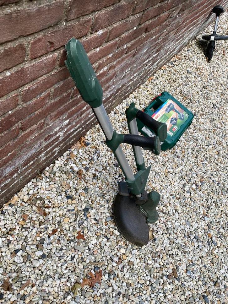 Bosch universalimpact boormachine & Accutrimmer Set, Doe-het-zelf en Verbouw, Gereedschap | Boormachines, Gebruikt, Boormachine