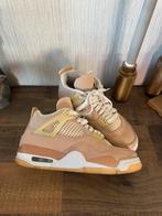 Jordan 4 shimmer beige, Kleding | Dames, Schoenen, Ophalen of Verzenden, Zo goed als nieuw, Beige, Sneakers of Gympen