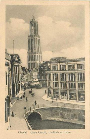 (300-415-021) Utrecht Oude Gracht Stadhuis en Dom beschikbaar voor biedingen