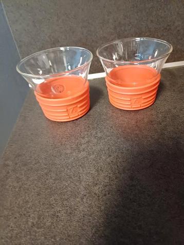2 NESTLE speciaal T theeglazen  beschikbaar voor biedingen