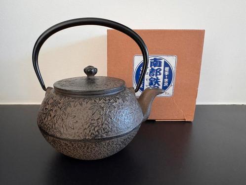 E-112L-SA Prachtige gietijzeren theepot – 0.5 L, Huis en Inrichting, Keuken | Servies, Nieuw, Overige typen, Overige stijlen, Overige materialen