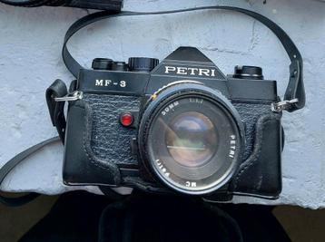 Petri MF 3 Camera
Met camera lens petri 50mm 1: 1.7

 beschikbaar voor biedingen