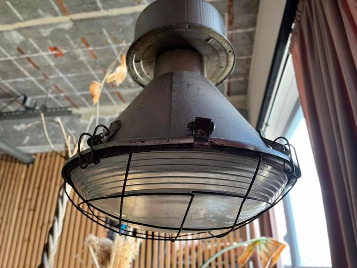 Originele fabriekslampen (2x), Huis en Inrichting, Lampen | Hanglampen, Zo goed als nieuw, Minder dan 50 cm, Ophalen