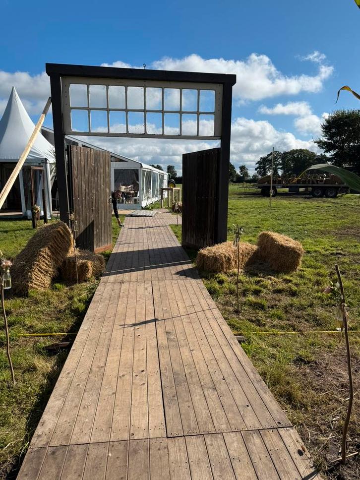 Trouwboog - staldeuren voor aankleding feest of bruiloft, Hobby en Vrije tijd, Feestartikelen, Zo goed als nieuw, Versiering, Geboorte of Huwelijk