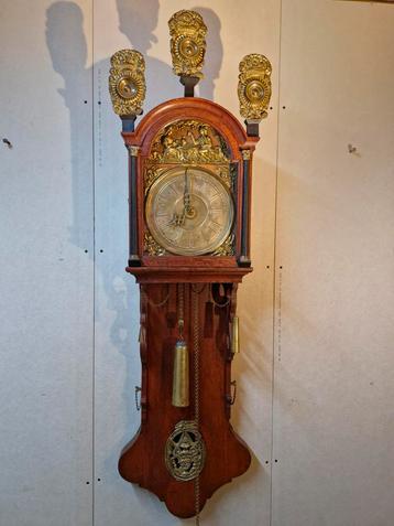 Originele antieke Friese staartklok uit 1897. beschikbaar voor biedingen