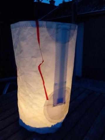 Eigentijds windlicht beschikbaar voor biedingen