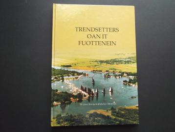Eernewoude. Skûtsje. Friesland. Skûtsjesilen Skûtsje zeilen. beschikbaar voor biedingen