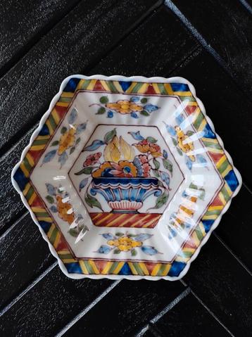 Makkum Tegeltje 733 bordje makkumer aardewerk decoratie beschikbaar voor biedingen