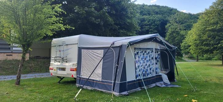Caravan per direct te huur in Luxemburg, Caravans en Kamperen, Caravans, Particulier, tot en met 5, Rondzit, Adria, Frans bed