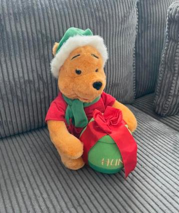Kerst Disney store Winnie the Pooh / de Poeh knuffel 28 cm beschikbaar voor biedingen