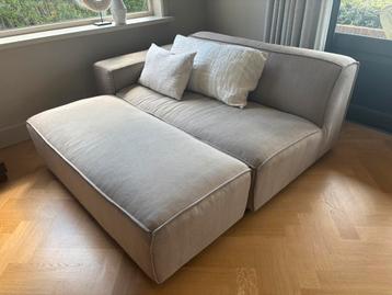 Linnen katoen stoffen bank met poef beschikbaar voor biedingen