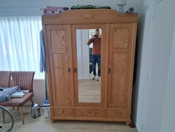 Linnenkast beschikbaar voor biedingen